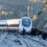 "Desastre ferroviario en España: 39 víctimas mortales en trágico colapso de dos trenes"
