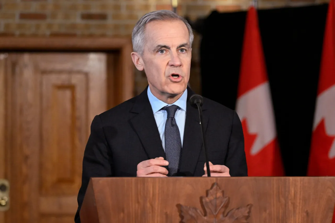 El presidente de Goldman Sachs refuta críticas del líder estadounidense en el foro económico más importante del mundo